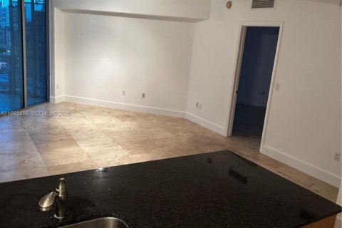 Condominio en alquiler en Miami, Florida, 3 dormitorios, 99.87 m2 № 2057321 - foto 12