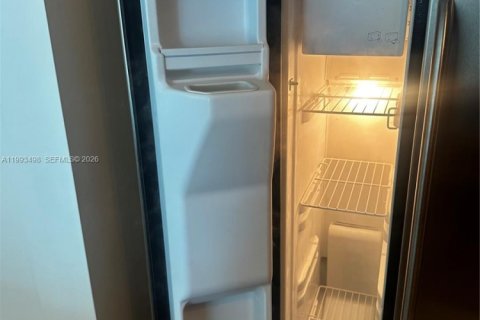 Condominio en alquiler en Miami, Florida, 3 dormitorios, 99.87 m2 № 2057321 - foto 27