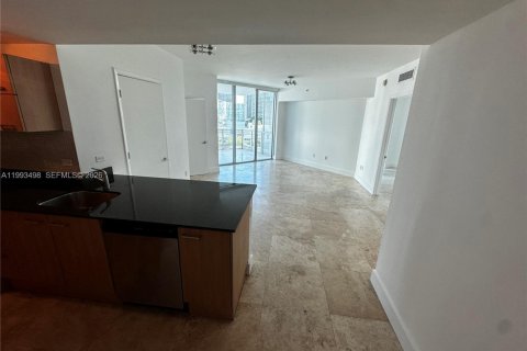 Condominio en alquiler en Miami, Florida, 3 dormitorios, 99.87 m2 № 2057321 - foto 6