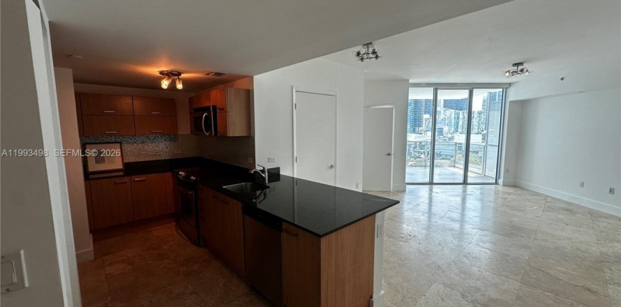 Condominio en Miami, Florida, 3 dormitorios № 2057321