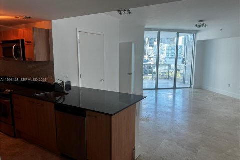 Condominio en alquiler en Miami, Florida, 3 dormitorios, 99.87 m2 № 2057321 - foto 4