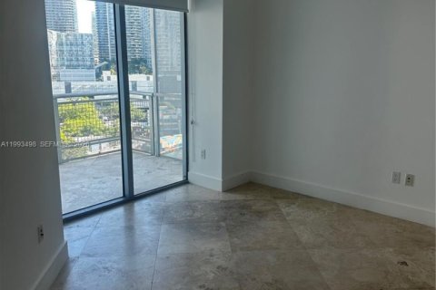 Condominio en alquiler en Miami, Florida, 3 dormitorios, 99.87 m2 № 2057321 - foto 17