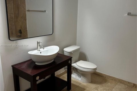 Condominio en alquiler en Miami, Florida, 3 dormitorios, 99.87 m2 № 2057321 - foto 15