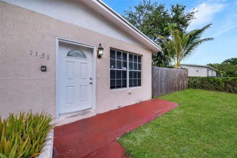 Casa en venta en Miami, Florida, 3 dormitorios, 114.46 m2 № 1665337 - foto 2