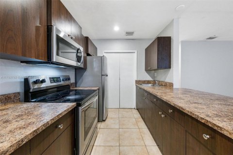 Casa en venta en Miami, Florida, 3 dormitorios, 114.46 m2 № 1665337 - foto 25