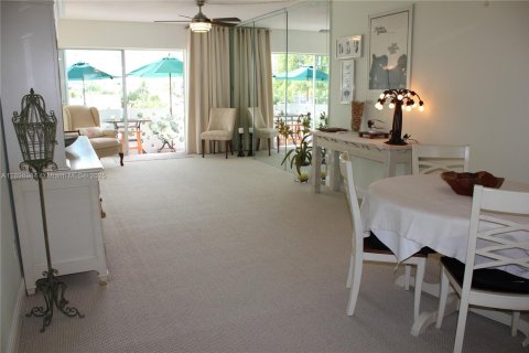 Condo in Hallandale Beach, Florida, 1 bedroom  № 1950783 - photo 5