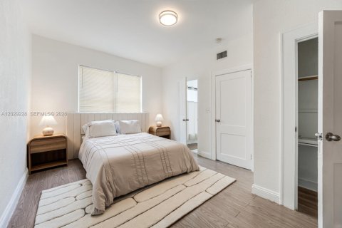 Apartamento en alquiler en Miami, Florida, 2 dormitorios № 2085982 - foto 11