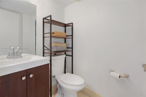 Купить виллу или дом в Майами, Флорида 3 спальни, 119.84м2, № 2047699 - фото 11