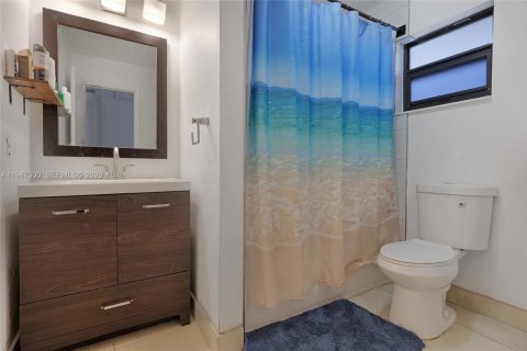 Купить виллу или дом в Майами, Флорида 3 спальни, 119.84м2, № 2047699 - фото 14
