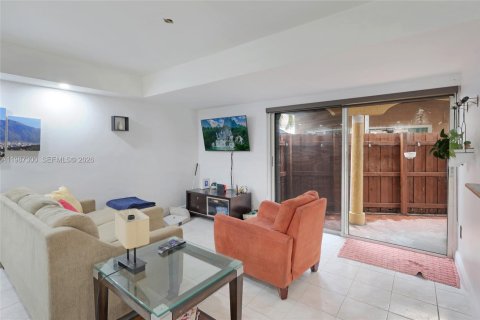 Купить виллу или дом в Майами, Флорида 3 спальни, 119.84м2, № 2047699 - фото 7