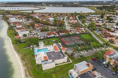 Купить виллу или дом в Майами, Флорида 3 спальни, 119.84м2, № 2047699 - фото 23