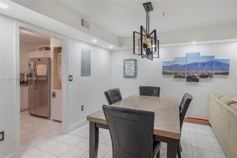 Купить виллу или дом в Майами, Флорида 3 спальни, 119.84м2, № 2047699 - фото 8