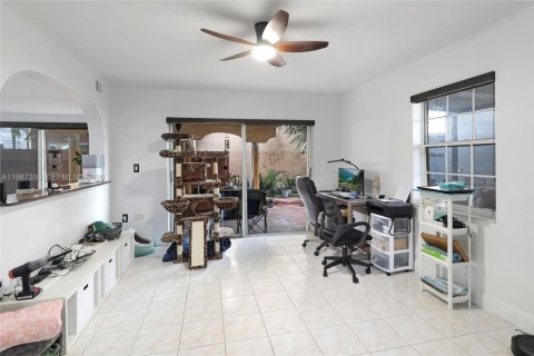 Купить виллу или дом в Майами, Флорида 3 спальни, 119.84м2, № 2047699 - фото 5