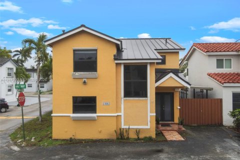 Купить виллу или дом в Майами, Флорида 3 спальни, 119.84м2, № 2047699 - фото 19