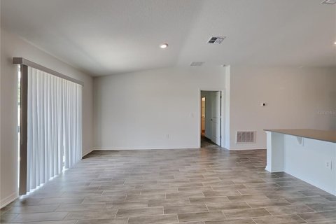 House in Haines City, Florida 3 bedrooms, 144.46 sq.m. № 2224786 - photo 4