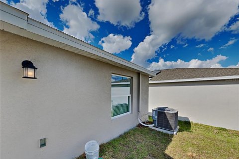 House in Haines City, Florida 3 bedrooms, 144.46 sq.m. № 2224786 - photo 15