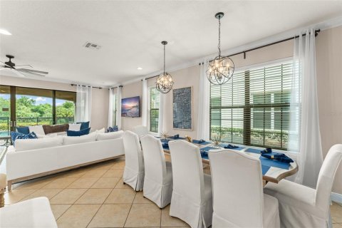 House in Four Corners, Florida 5 bedrooms, 383.41 sq.m. № 1815643 - photo 20