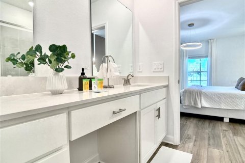 Casa en venta en Kissimmee, Florida, 5 dormitorios, 220.18 m2 № 2420164 - foto 20