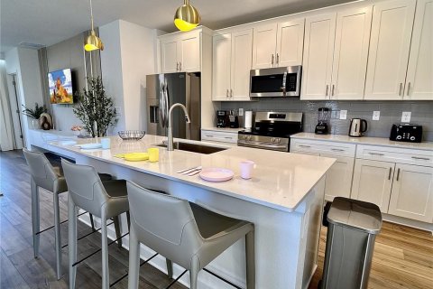 Casa en venta en Kissimmee, Florida, 5 dormitorios, 220.18 m2 № 2420164 - foto 8
