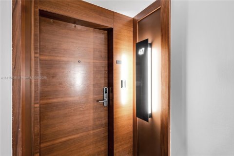 Condominio en venta en Miami Beach, Florida, 1 dormitorio, 80.82 m2 № 1943057 - foto 26