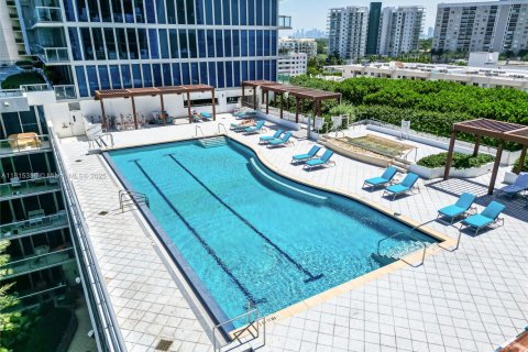 Condominio en venta en Miami Beach, Florida, 1 dormitorio, 80.82 m2 № 1943057 - foto 23
