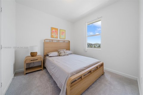 Townhouse in Florida City, Florida 4 bedrooms, 129.41 sq.m. № 2046702 - photo 28