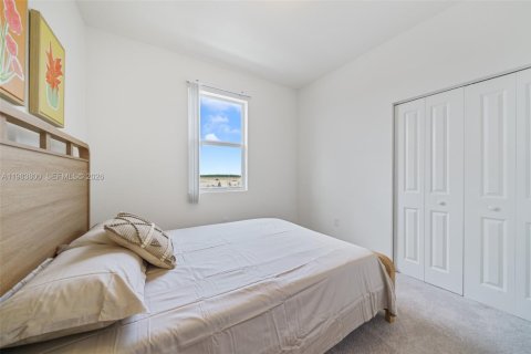 Townhouse in Florida City, Florida 4 bedrooms, 129.41 sq.m. № 2046702 - photo 29