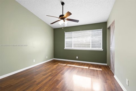 Townhouse in Dania Beach, Florida 2 bedrooms, 103.12 sq.m. № 1852423 - photo 22