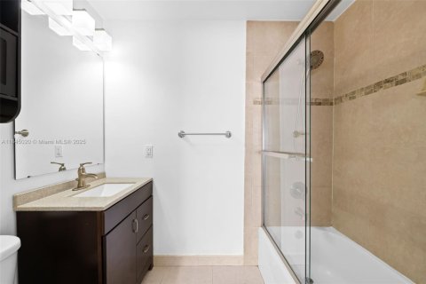 Townhouse in Dania Beach, Florida 2 bedrooms, 103.12 sq.m. № 1852423 - photo 3