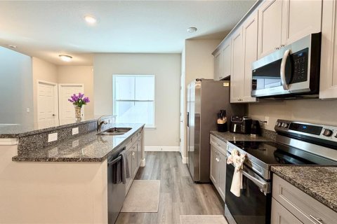 Touwnhouse à louer à Groveland, Floride: 3 chambres, 170.01 m2 № 2385869 - photo 7