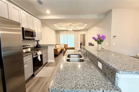 Touwnhouse à louer à Groveland, Floride: 3 chambres, 170.01 m2 № 2385869 - photo 6