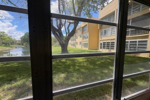 Copropriété à vendre à Tamarac, Floride: 1 chambre, 61.32 m2 № 2084428 - photo 9