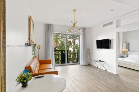 Condo in Miami Beach, Florida, 1 bedroom № 2155125 - photo 22