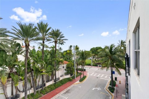 Condo in Miami Beach, Florida, 1 bedroom № 2155125 - photo 5