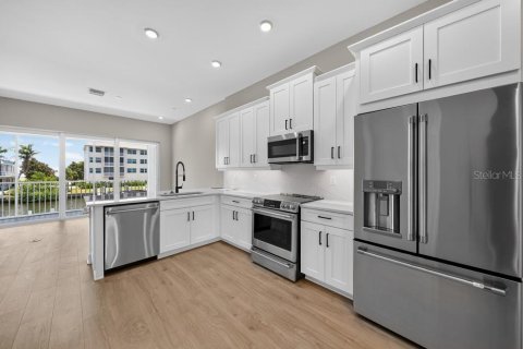 Condominio en venta en Punta Gorda, Florida, 4 dormitorios, 173.45 m2 № 2238477 - foto 2