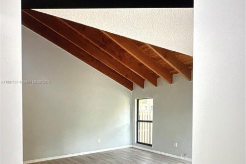 Adosado en alquiler en Miami, Florida, 3 dormitorios, 160.44 m2 № 1949380 - foto 3