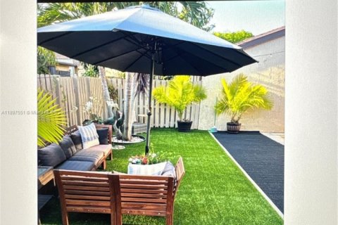 Adosado en alquiler en Miami, Florida, 3 dormitorios, 160.44 m2 № 1949380 - foto 2