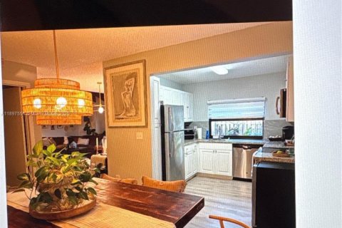 Adosado en alquiler en Miami, Florida, 3 dormitorios, 160.44 m2 № 1949380 - foto 10