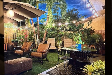 Adosado en alquiler en Miami, Florida, 3 dormitorios, 160.44 m2 № 1949380 - foto 12