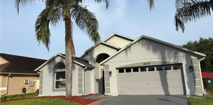 Villa ou maison à Oviedo, Floride 4 chambres, 186.36 m2 № 2424102