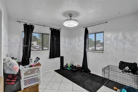 House in Miami Gardens, Florida 3 bedrooms, 137.22 sq.m. № 1924621 - photo 30
