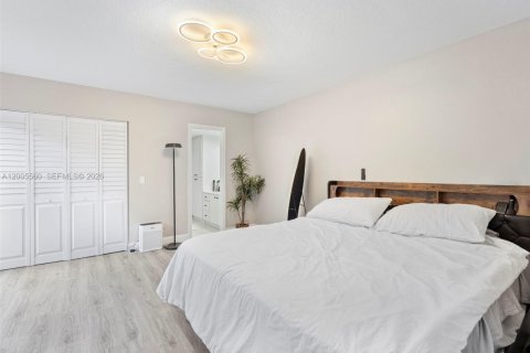 Townhouse in Cooper City, Florida 2 bedrooms, 117.43 sq.m. № 2068807 - photo 19