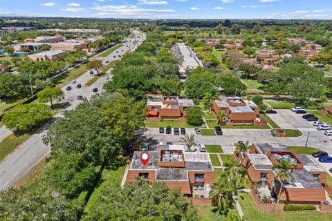 Townhouse in Cooper City, Florida 2 bedrooms, 117.43 sq.m. № 2068807 - photo 11