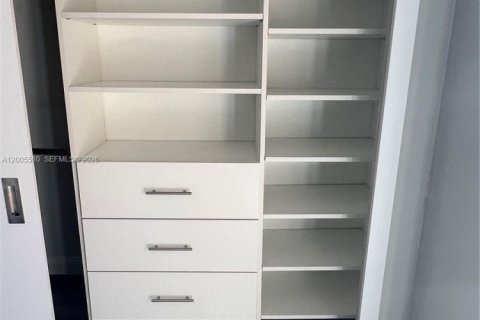 Townhouse in Cooper City, Florida 2 bedrooms, 117.43 sq.m. № 2068807 - photo 9