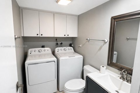 Townhouse in Cooper City, Florida 2 bedrooms, 117.43 sq.m. № 2068807 - photo 16