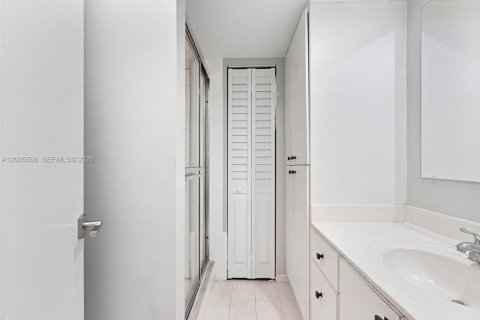 Townhouse in Cooper City, Florida 2 bedrooms, 117.43 sq.m. № 2068807 - photo 2