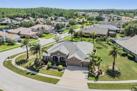 House in Land O' Lakes, Florida 4 bedrooms, 246.19 sq.m. № 2231173 - photo 18