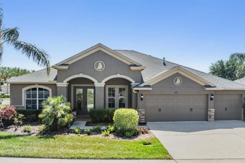 House in Land O' Lakes, Florida 4 bedrooms, 246.19 sq.m. № 2231173