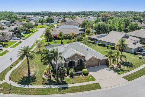 House in Land O' Lakes, Florida 4 bedrooms, 246.19 sq.m. № 2231173 - photo 17