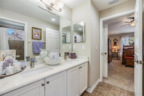 House in Land O' Lakes, Florida 4 bedrooms, 246.19 sq.m. № 2231173 - photo 13